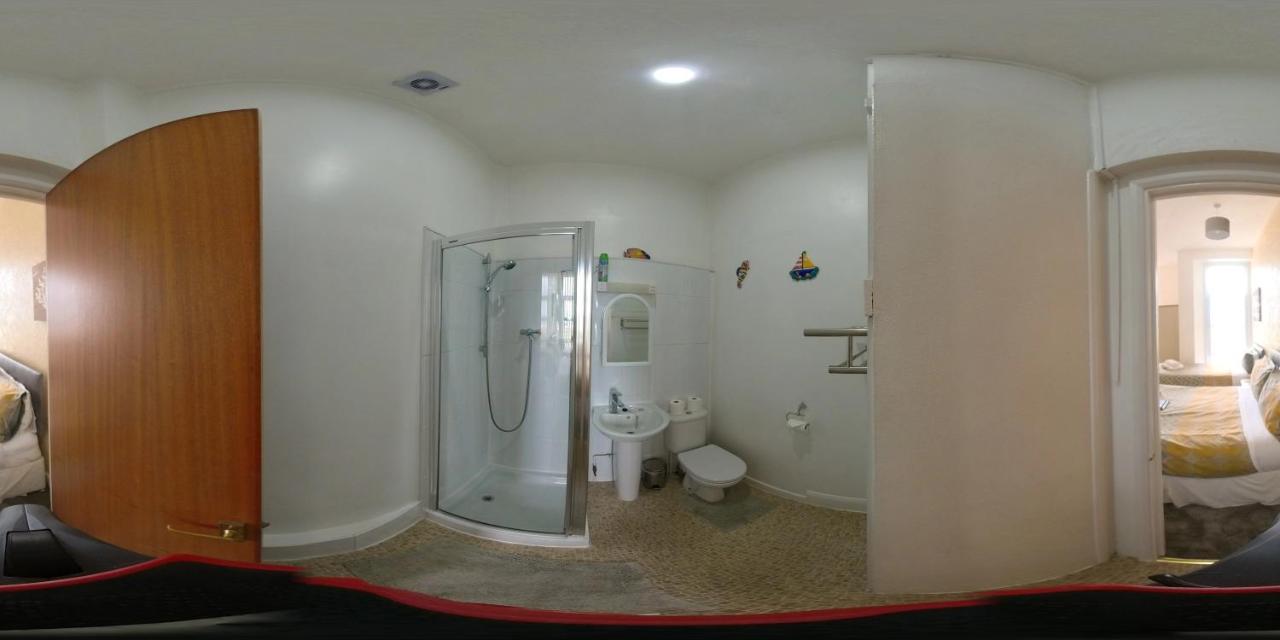 Wulfruna Guest house 4*