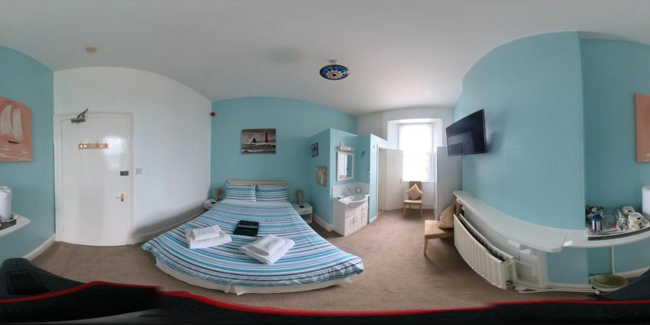 Wulfruna Guest house 4*